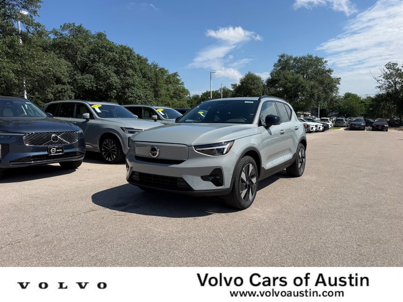 2026 Volvo EX40 - Image 2