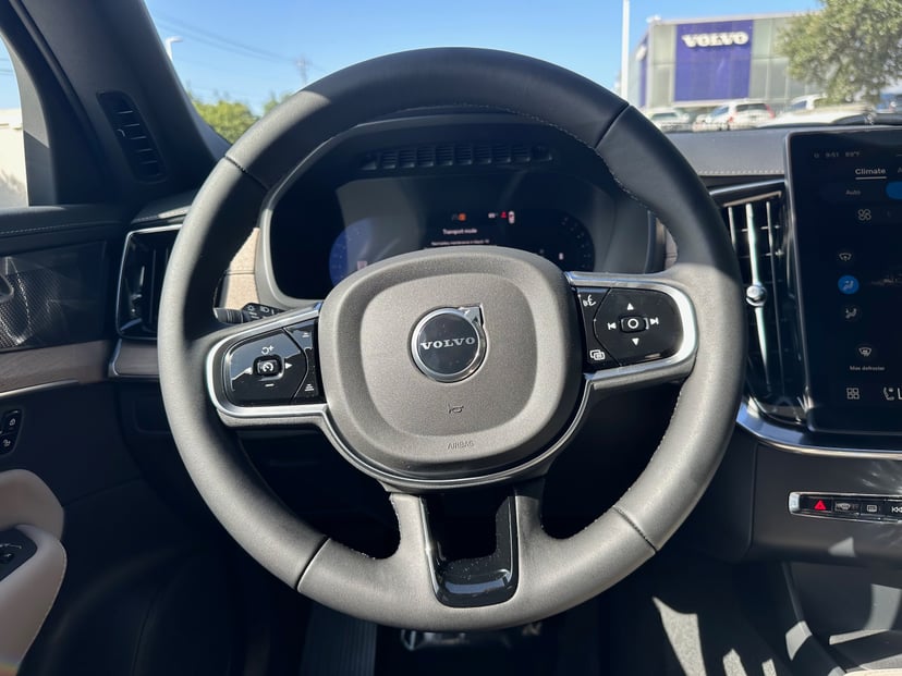 2026 Volvo XC90 - Image 13