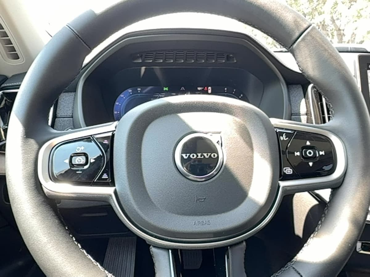 2025 Volvo XC90 - Image 20