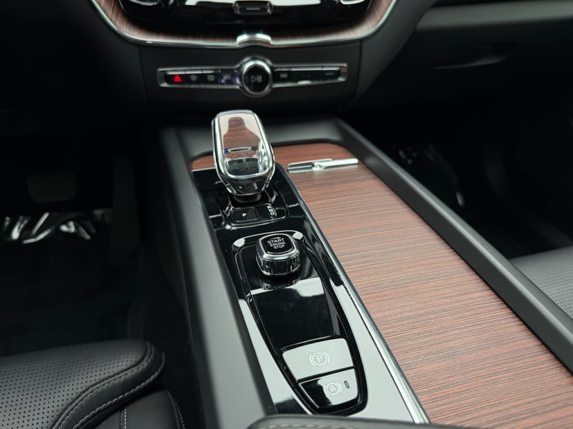 2023 Volvo XC60 - Image 15