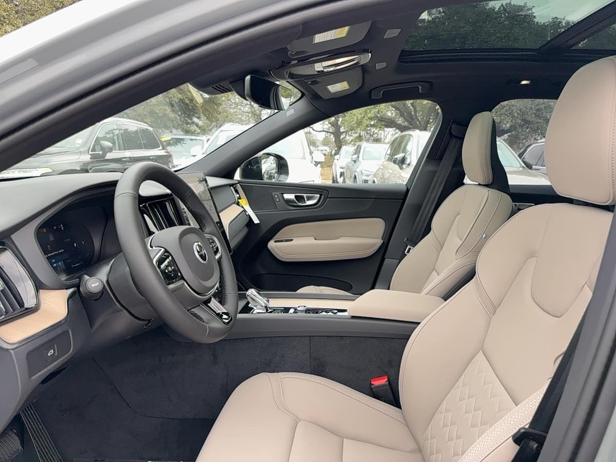 2026 Volvo XC60 - Image 11