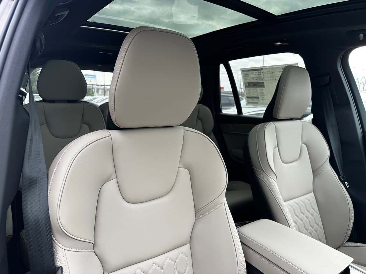 2025 Volvo XC90 - Image 9