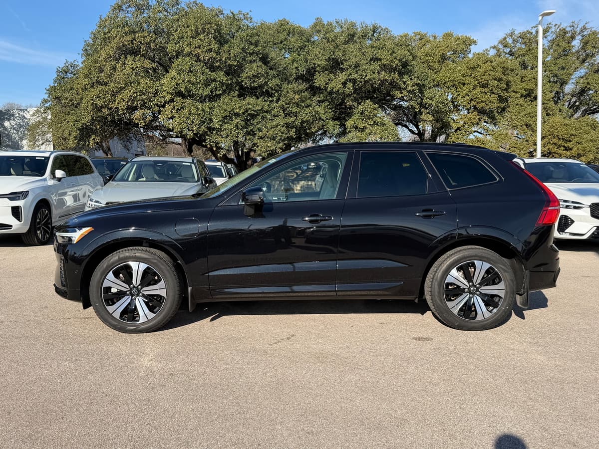 2024 Volvo XC60 plug-in hybrid - Image 3