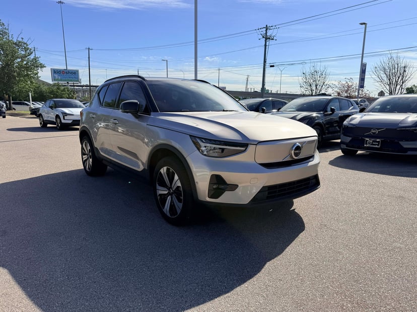 2023 Volvo XC40 Recharge Pure Electric - Image 6