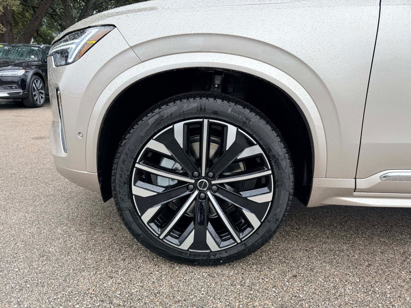 2026 Volvo XC90 - Image 8