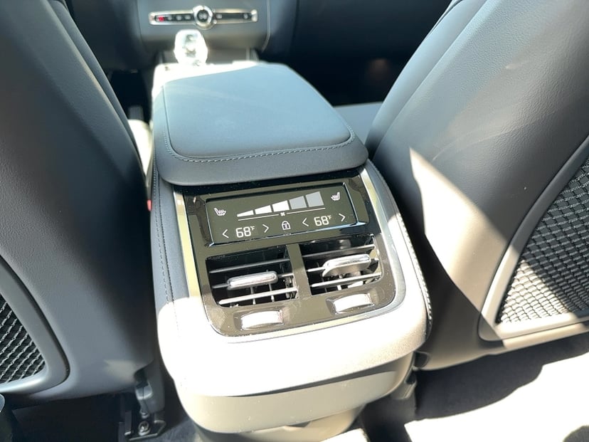 2026 Volvo XC90 - Image 15