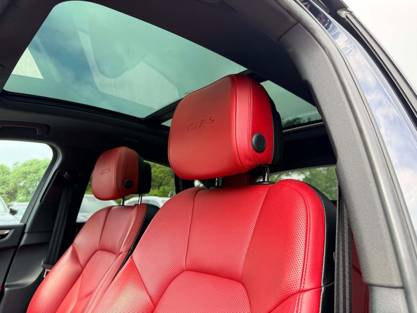 2018 Porsche Macan - Image 14