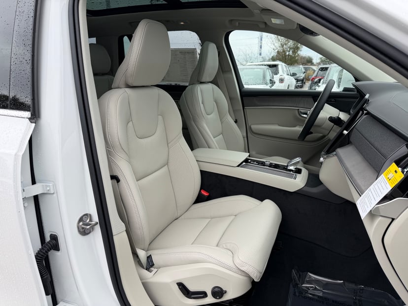 2026 Volvo XC90 - Image 7