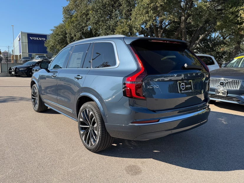 2026 Volvo XC90 plug-in hybrid - Image 4