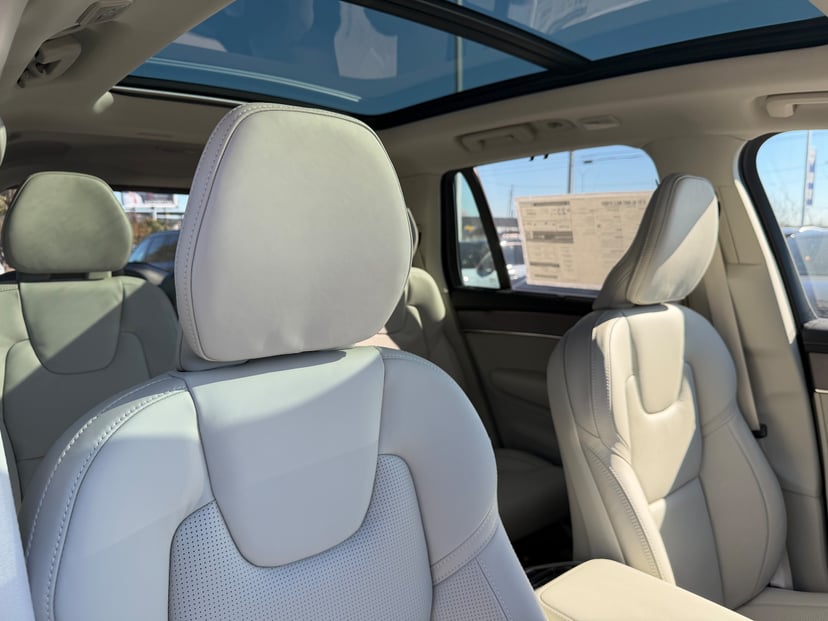 2026 Volvo XC90 - Image 9
