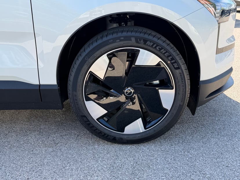 2026 Volvo EX30 - Image 7