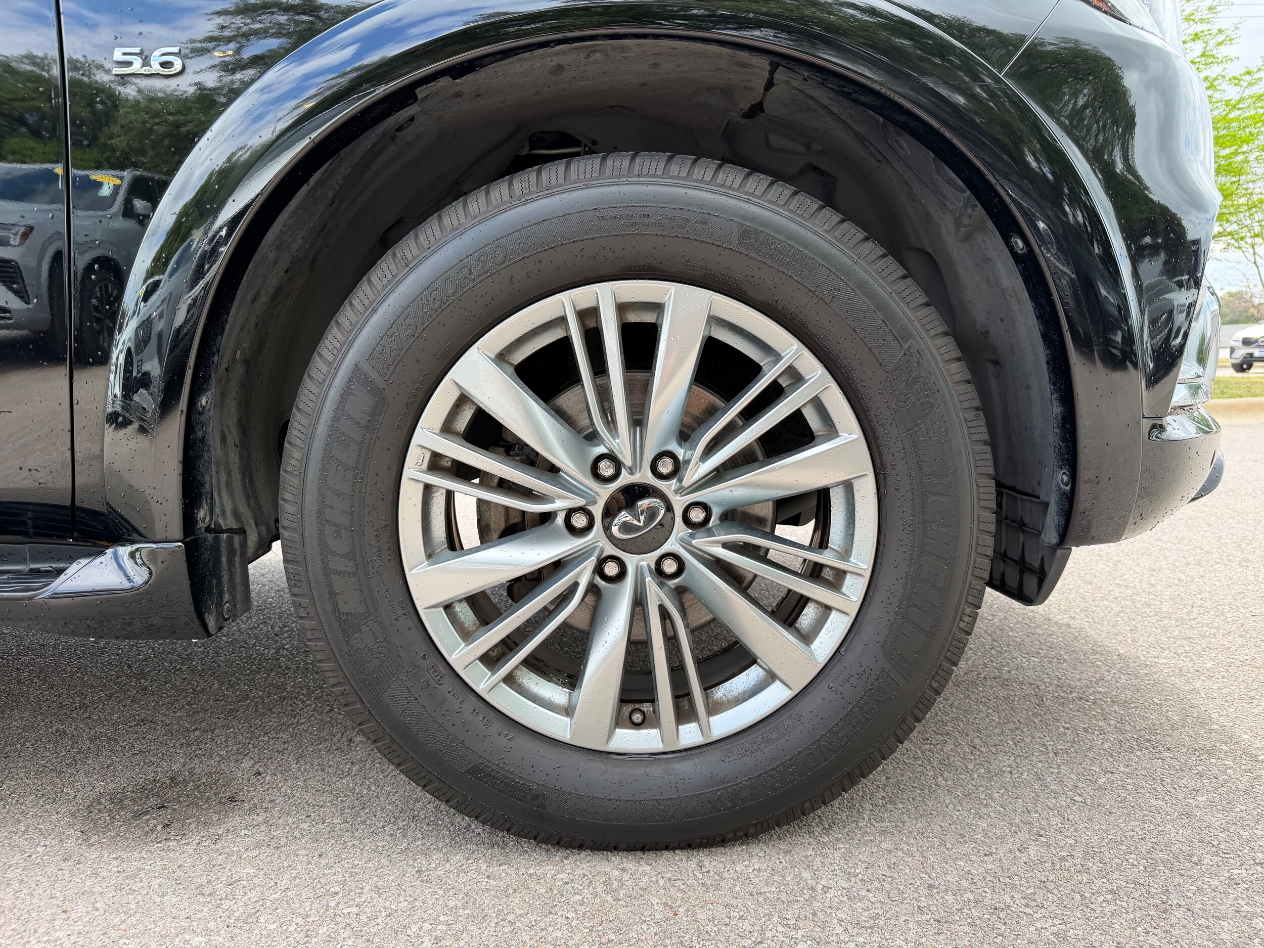 2019 INFINITI QX80 - Image 8