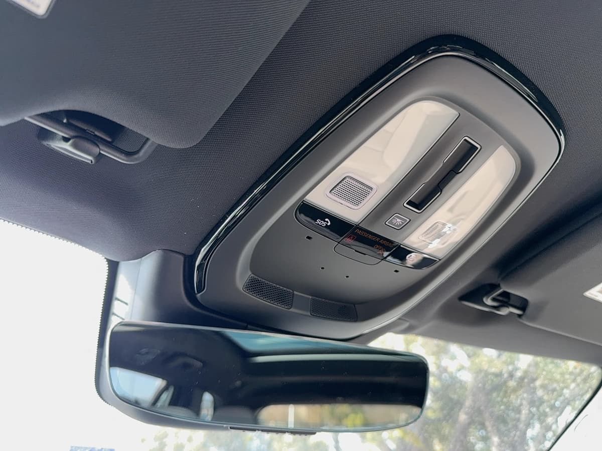 2026 Volvo XC90 plug-in hybrid - Image 23