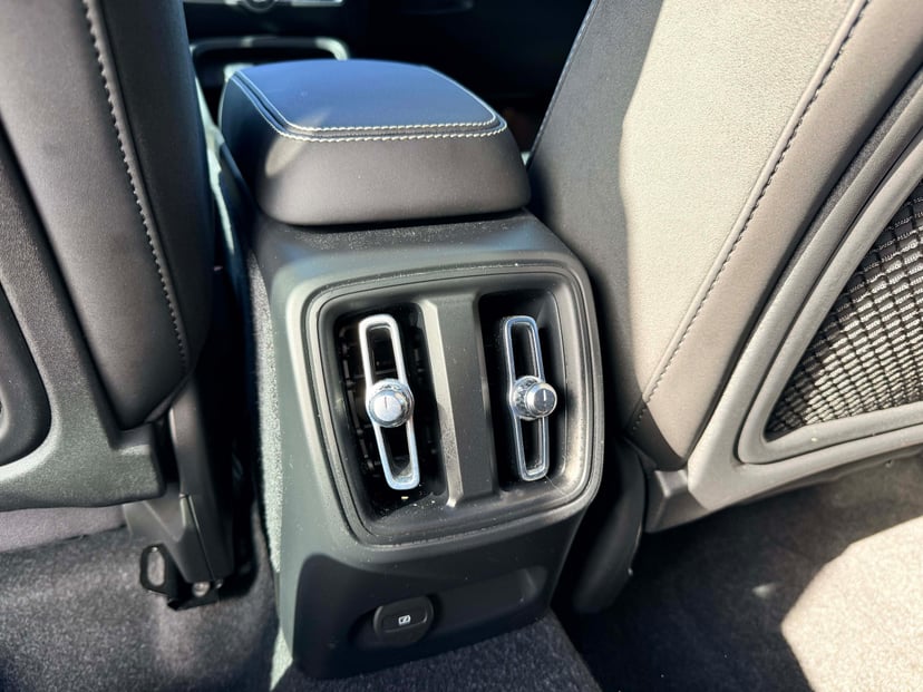2023 Volvo XC40 Recharge Pure Electric - Image 14