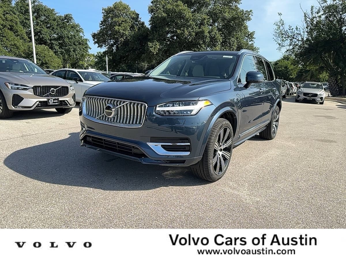 2025 Volvo XC90 plug-in hybrid - Image 1