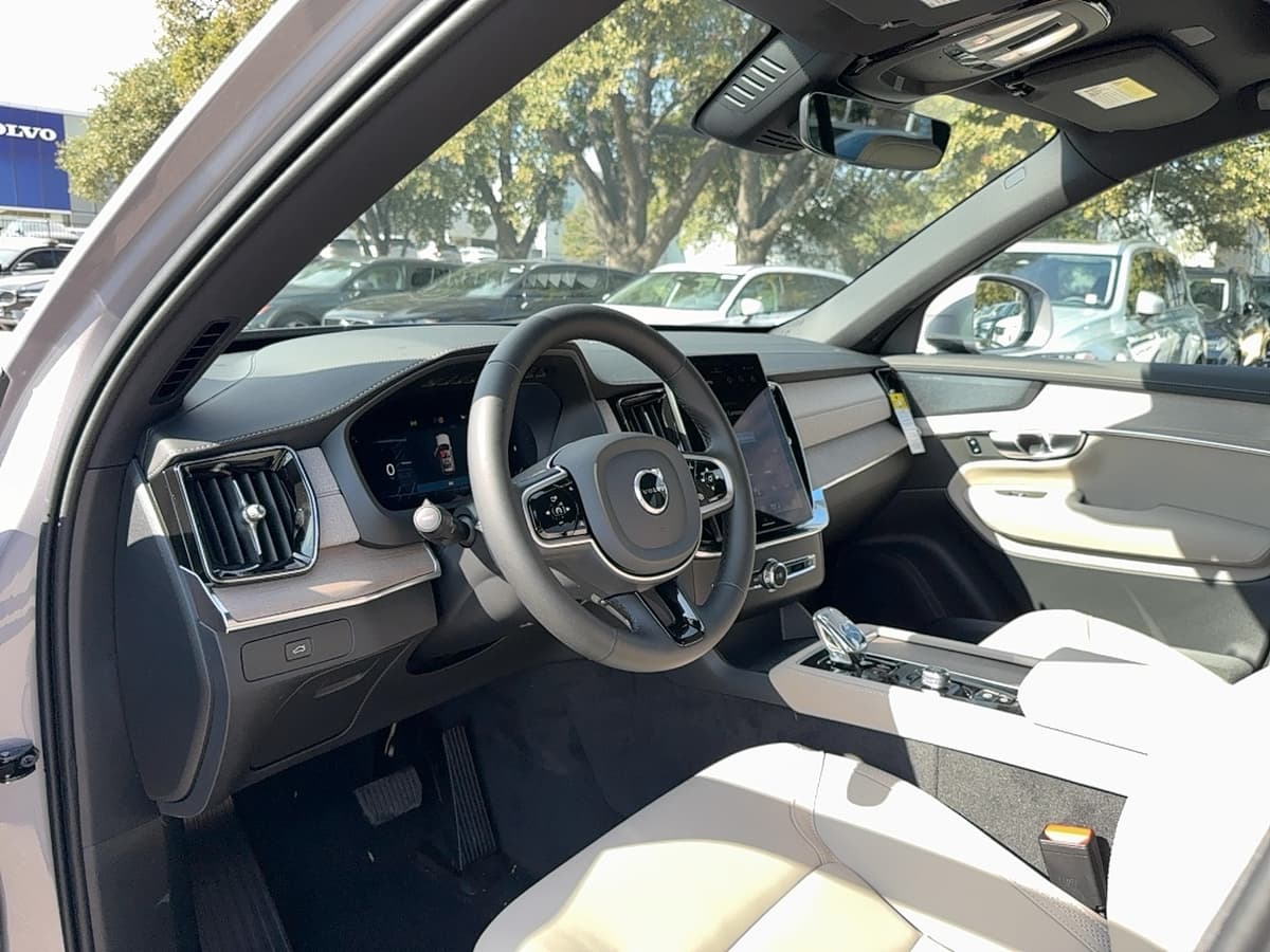 2026 Volvo XC90 - Image 11