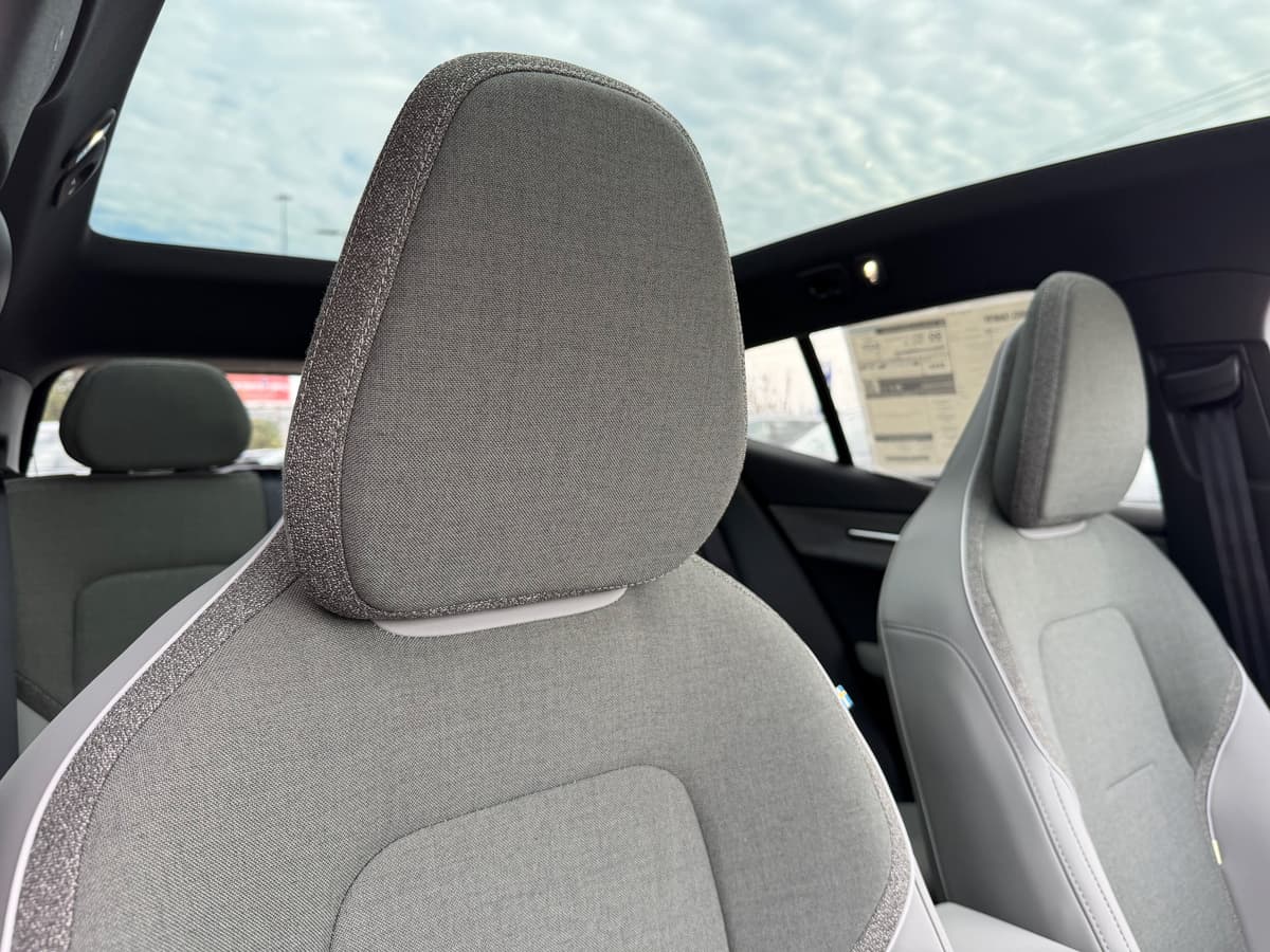 2026 Volvo EX30 Cross Country - Image 9