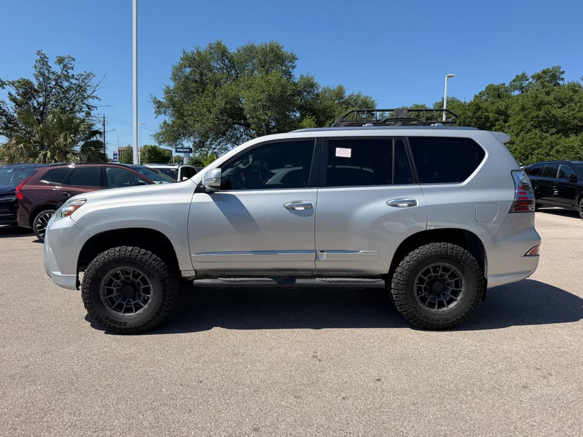 2016 LEXUS GX 460 - Image 2