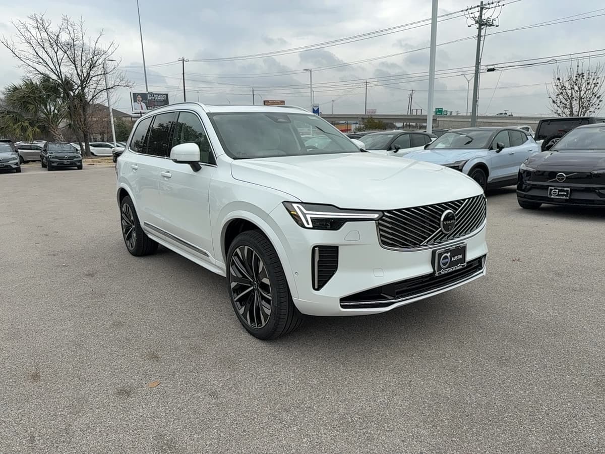 2026 Volvo XC90 plug-in hybrid - Image 6