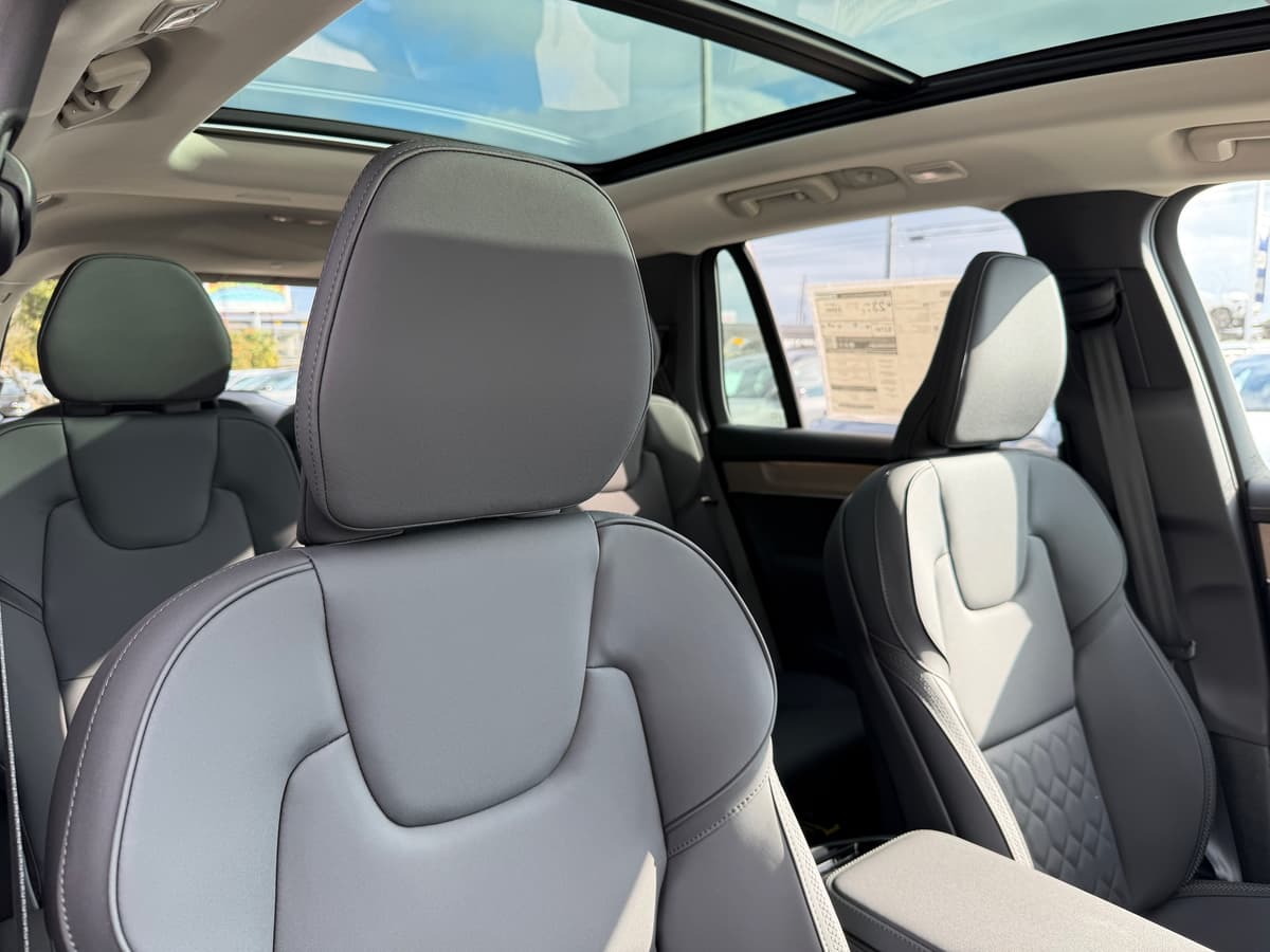 2026 Volvo XC90 - Image 9