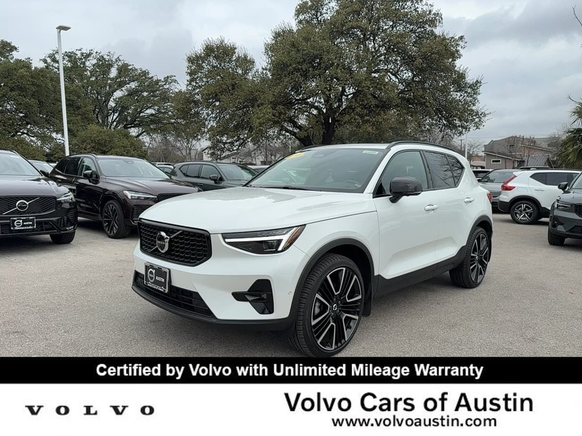 2024 Volvo XC40 - Image 1