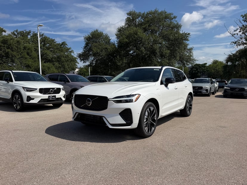 2026 Volvo XC60 plug-in hybrid - Image 1