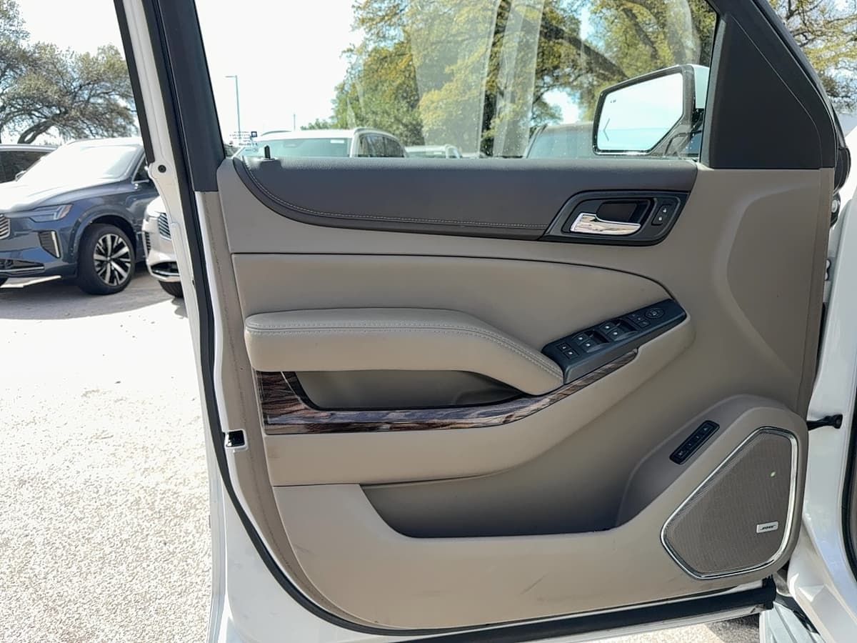 2017 GMC Yukon XL - Image 9