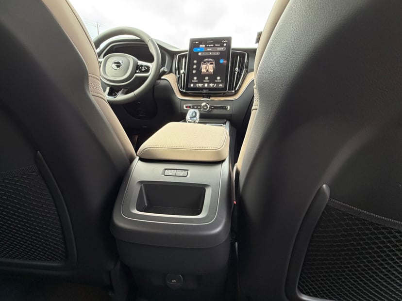 2026 Volvo XC60 - Image 10