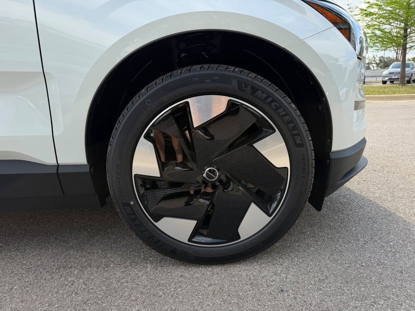 2026 Volvo EX30 - Image 7