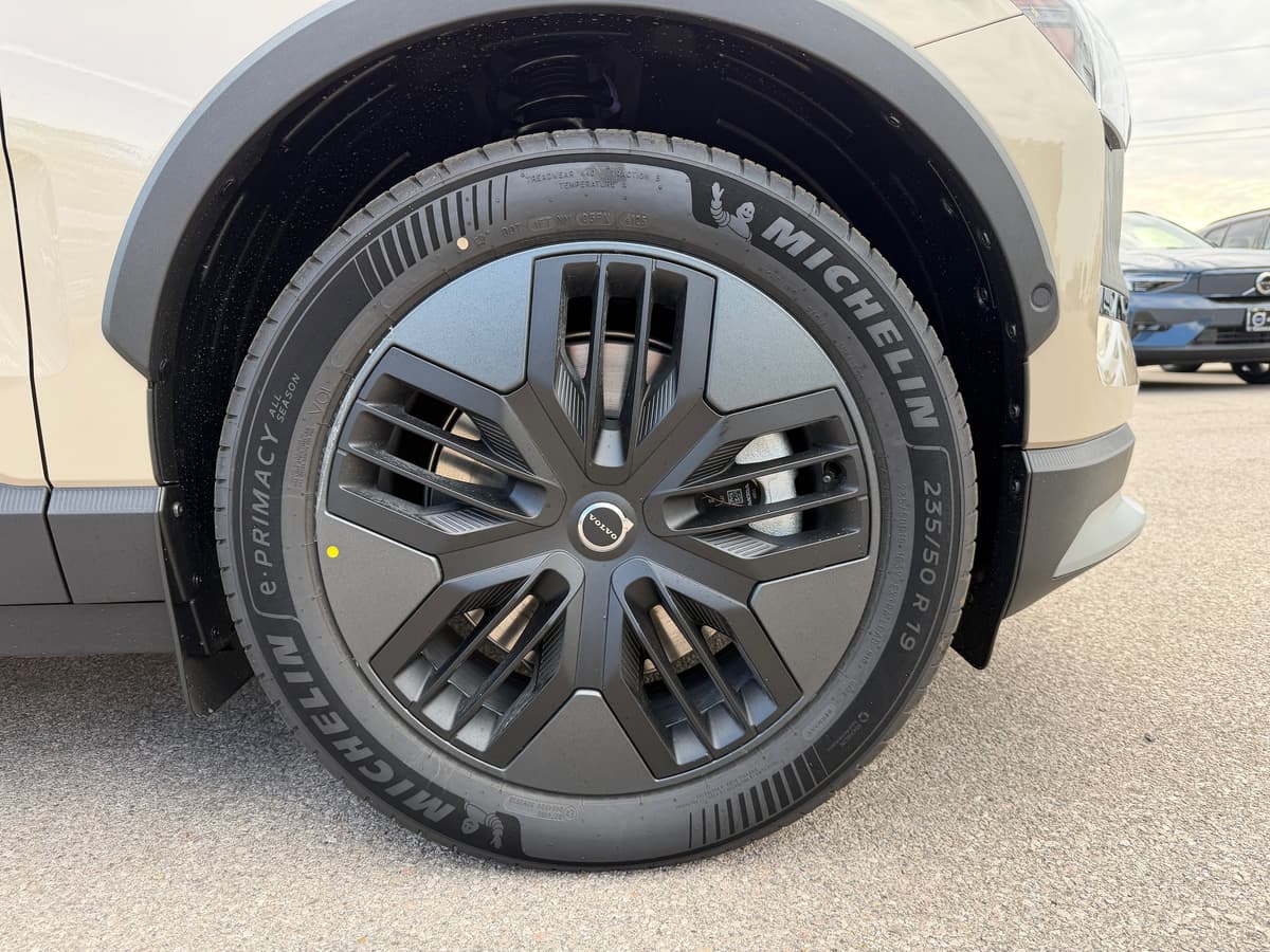 2026 Volvo EX30 Cross Country - Image 7