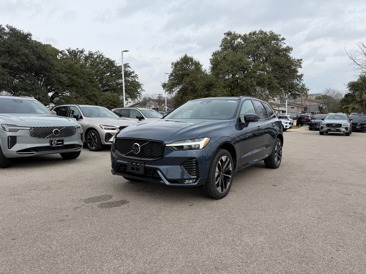 2026 Volvo XC60 - Image 2