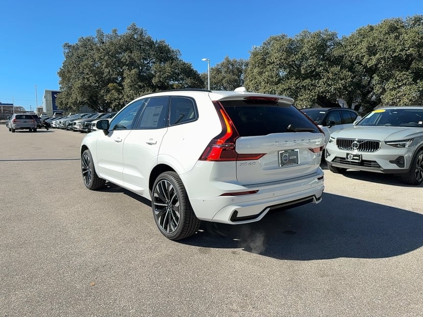 2026 Volvo XC60 - Image 2