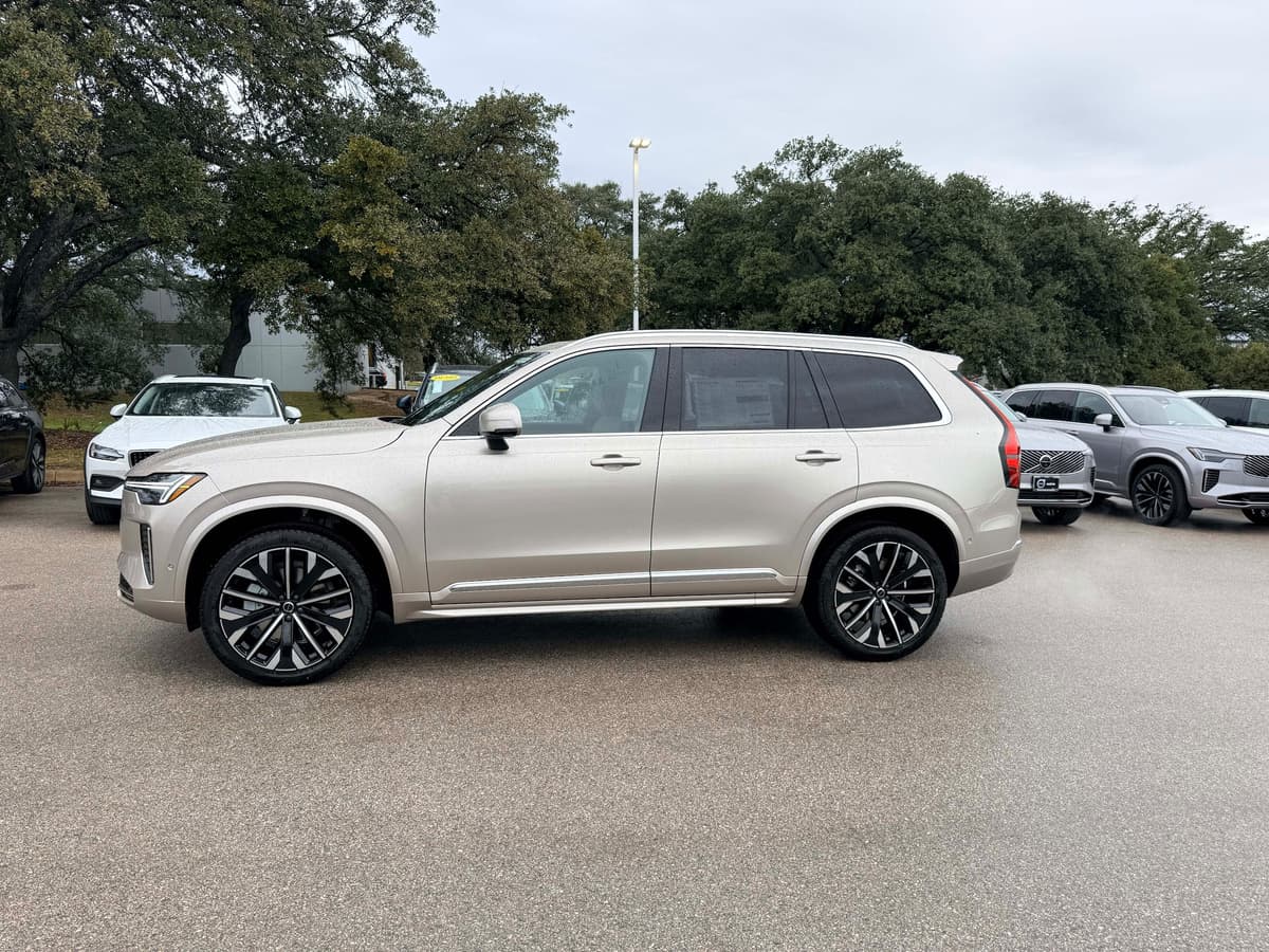 2026 Volvo XC90 - Image 3