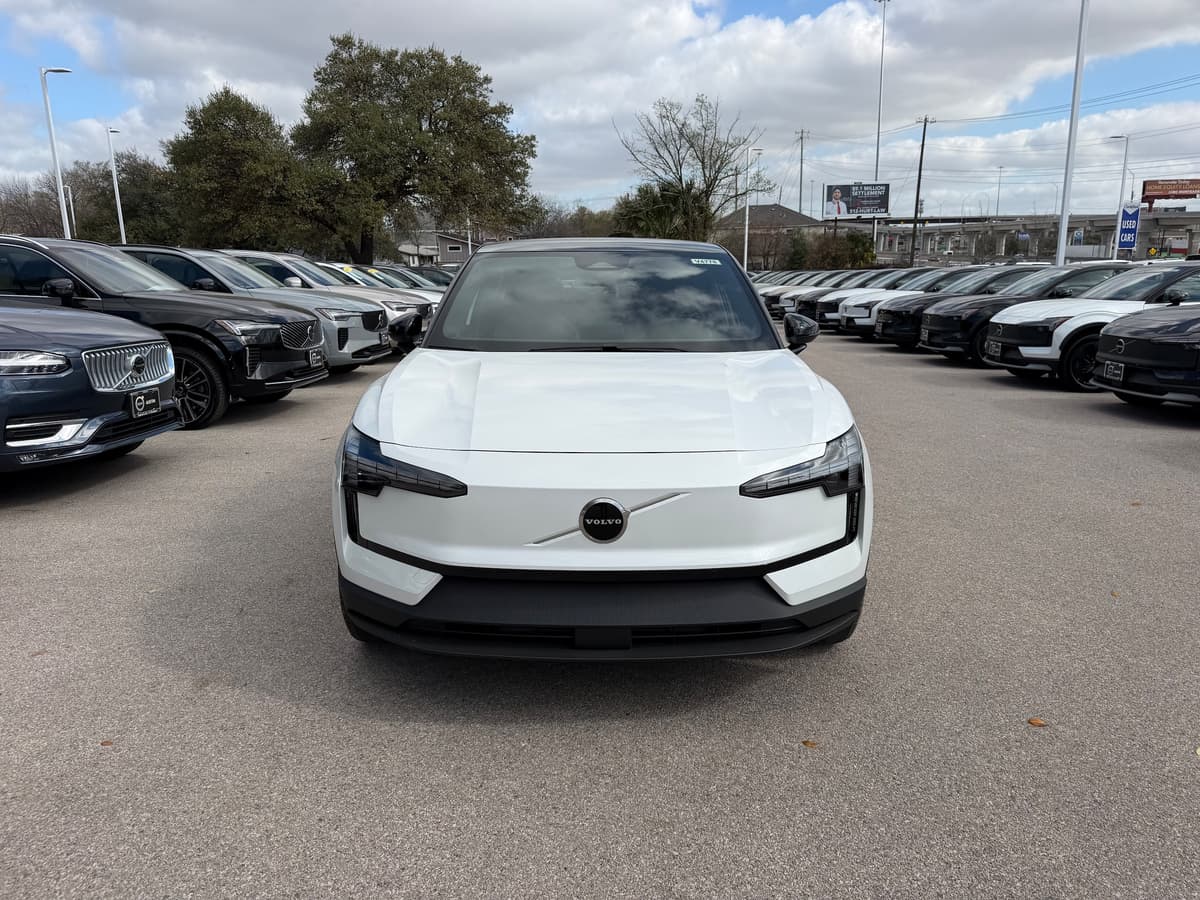 2026 Volvo EX30 - Image 6