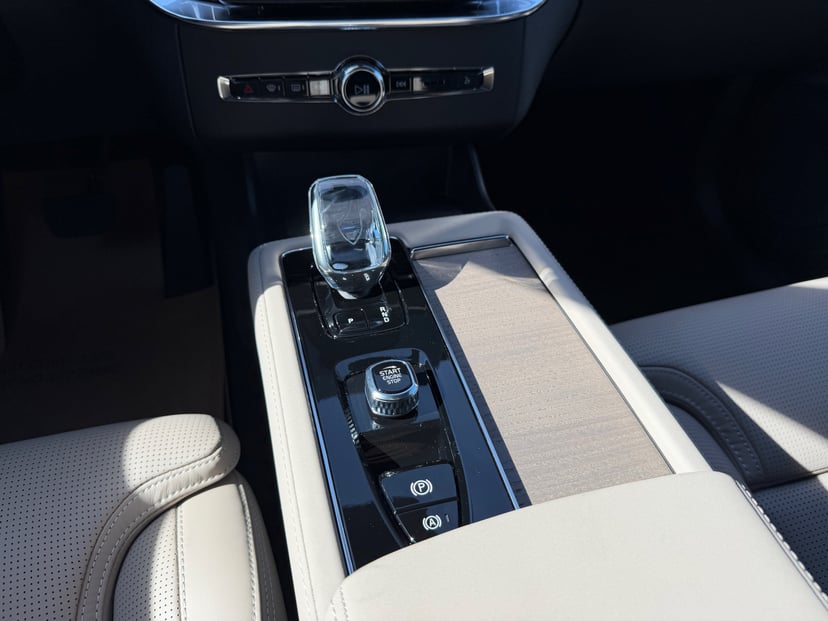 2026 Volvo XC90 - Image 13