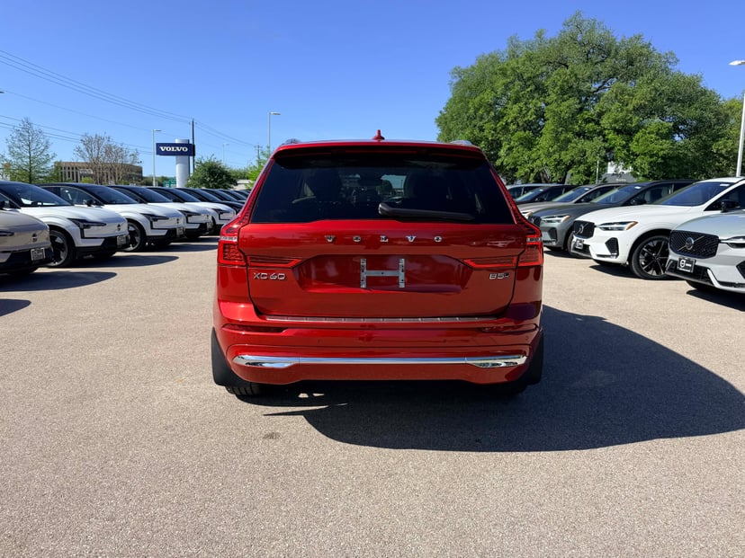 2023 Volvo XC60 - Image 4