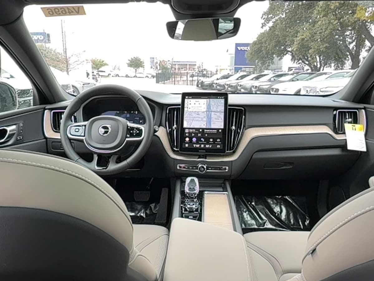 2026 Volvo XC60 - Image 18