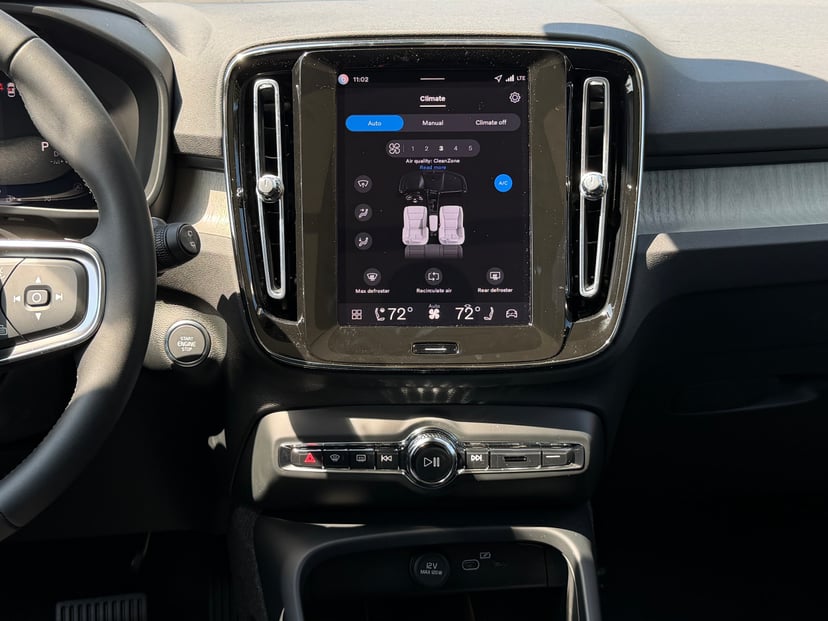 2026 Volvo XC40 - Image 11
