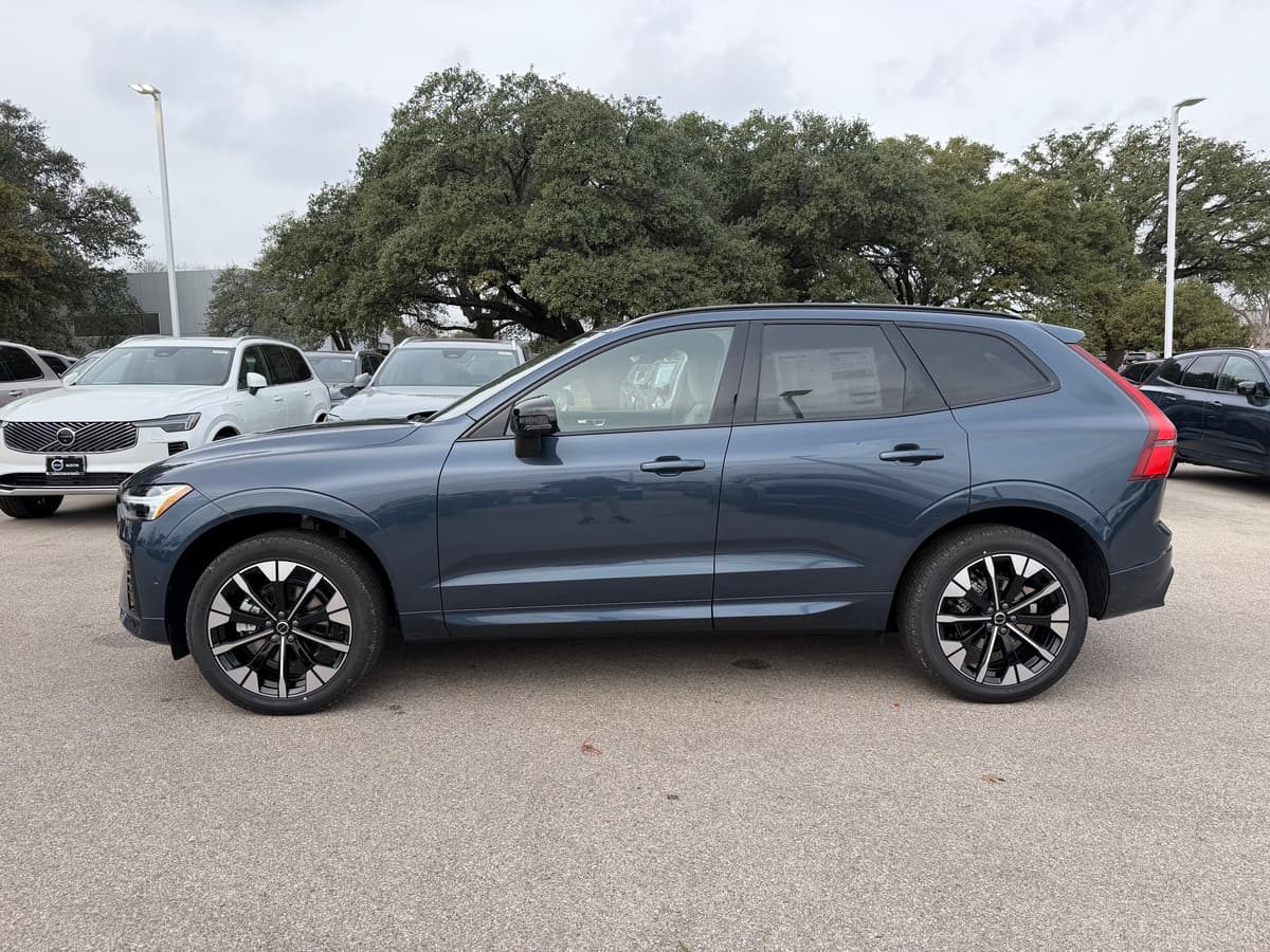 2026 Volvo XC60 - Image 3