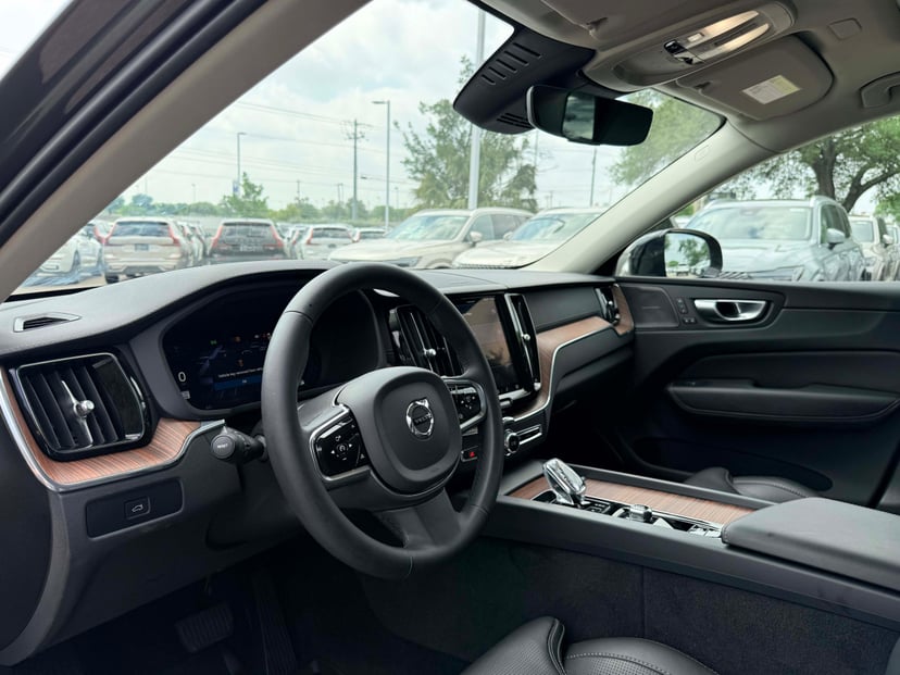 2024 Volvo XC60 - Image 11