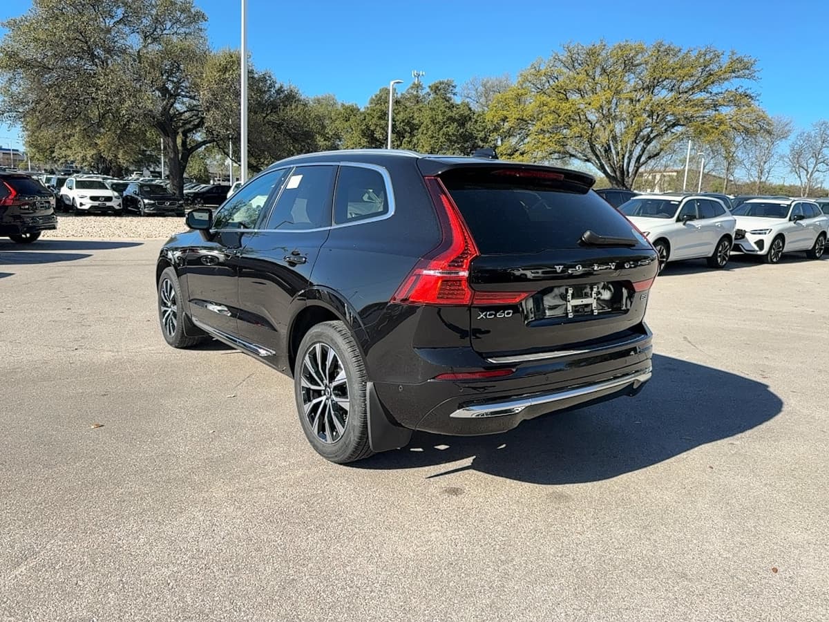 2023 Volvo XC60 - Image 4