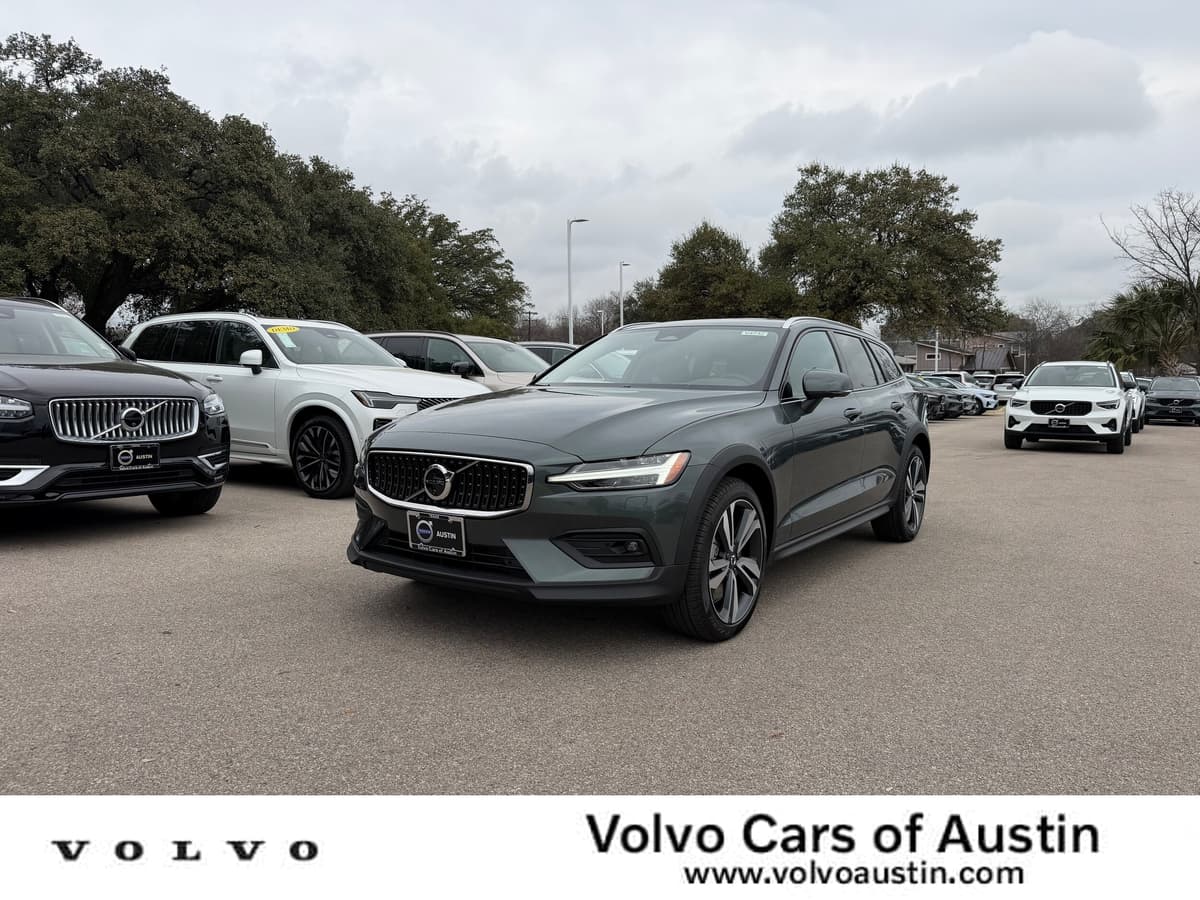 2026 Volvo V60 Cross Country - Image 1