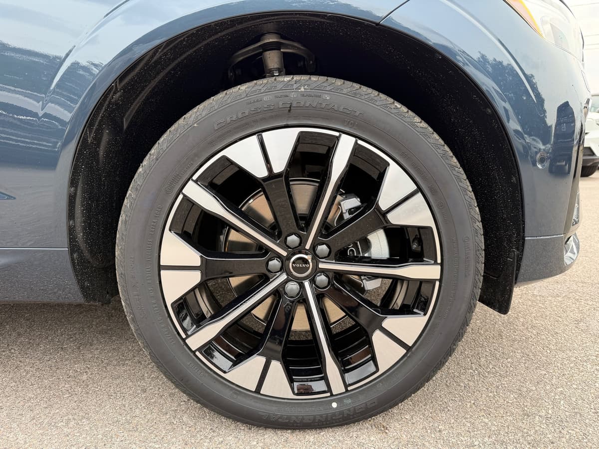 2026 Volvo XC60 - Image 7