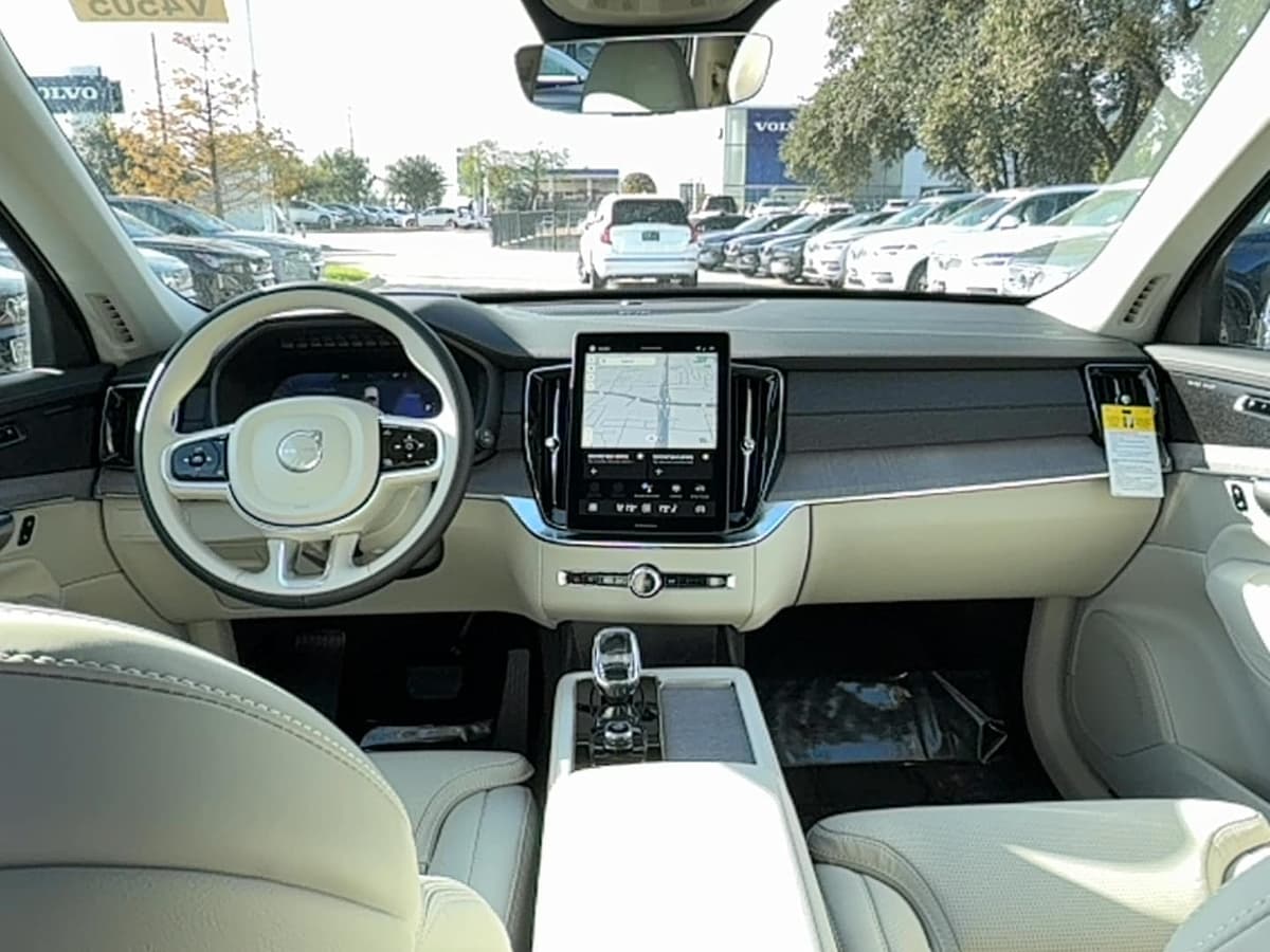 2026 Volvo XC90 - Image 18