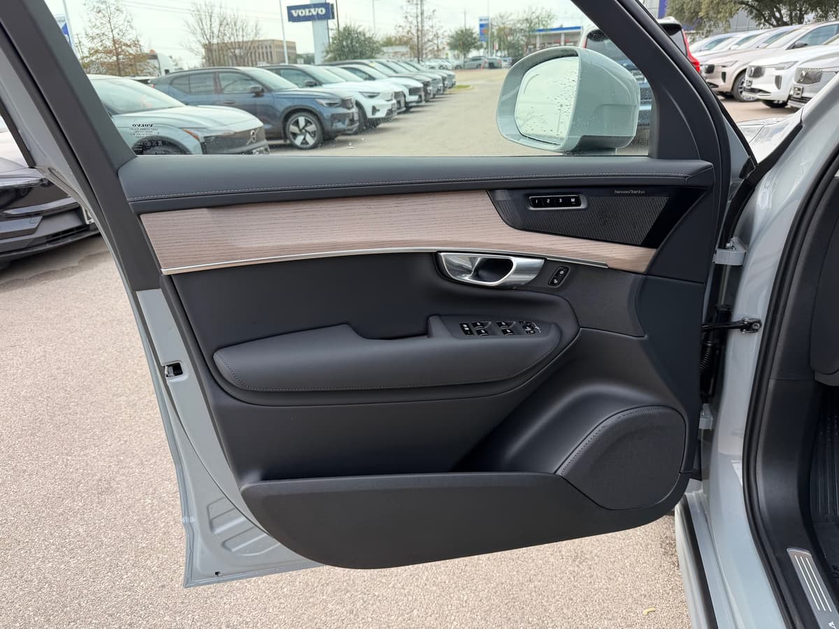 2026 Volvo XC90 - Image 19