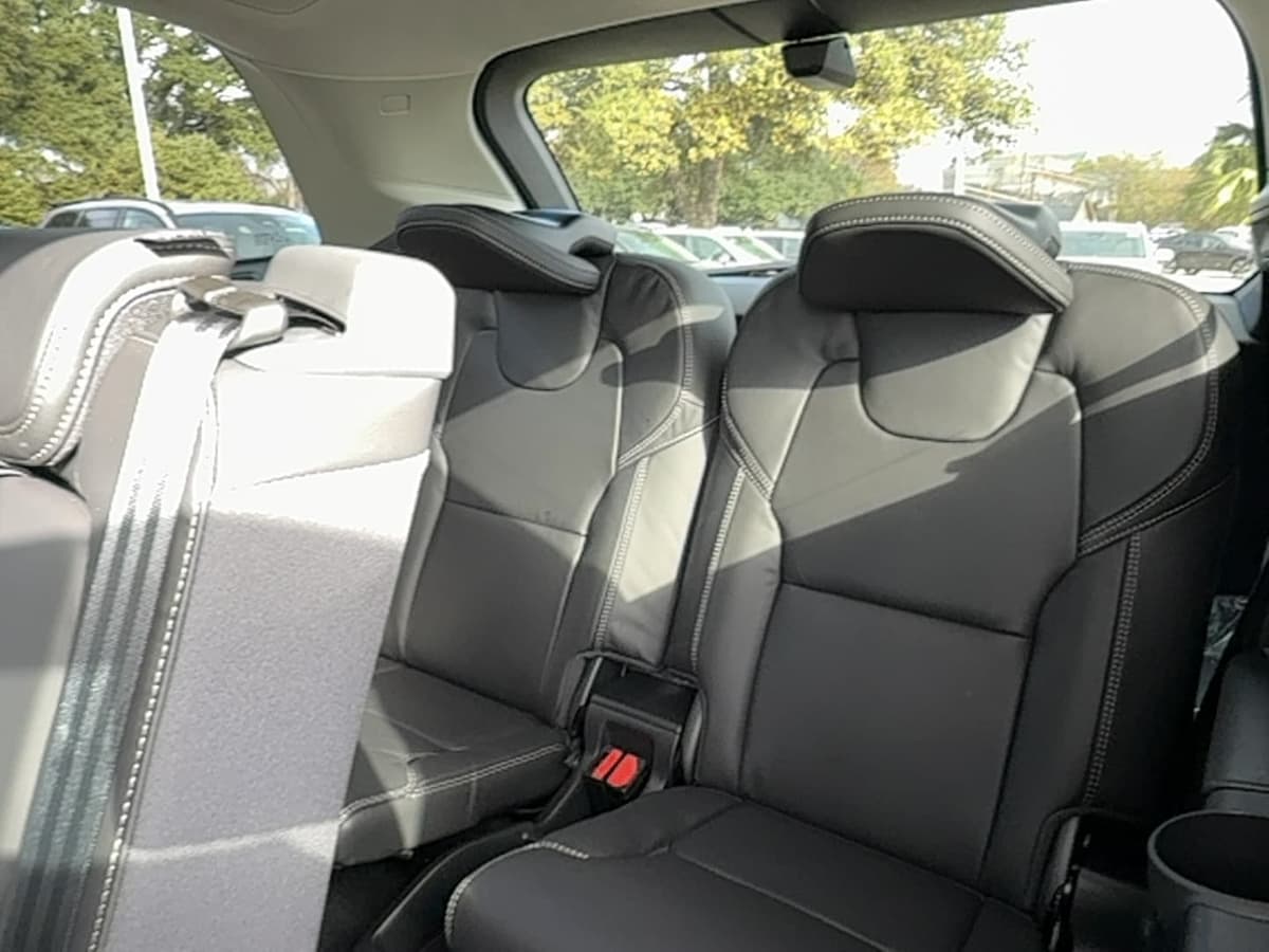 2026 Volvo XC90 - Image 14