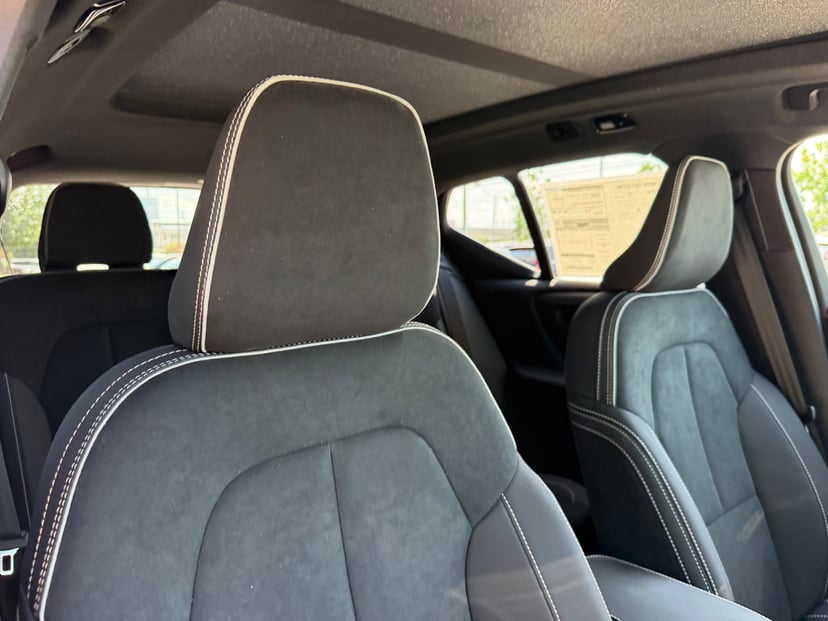 2026 Volvo EX40 - Image 9