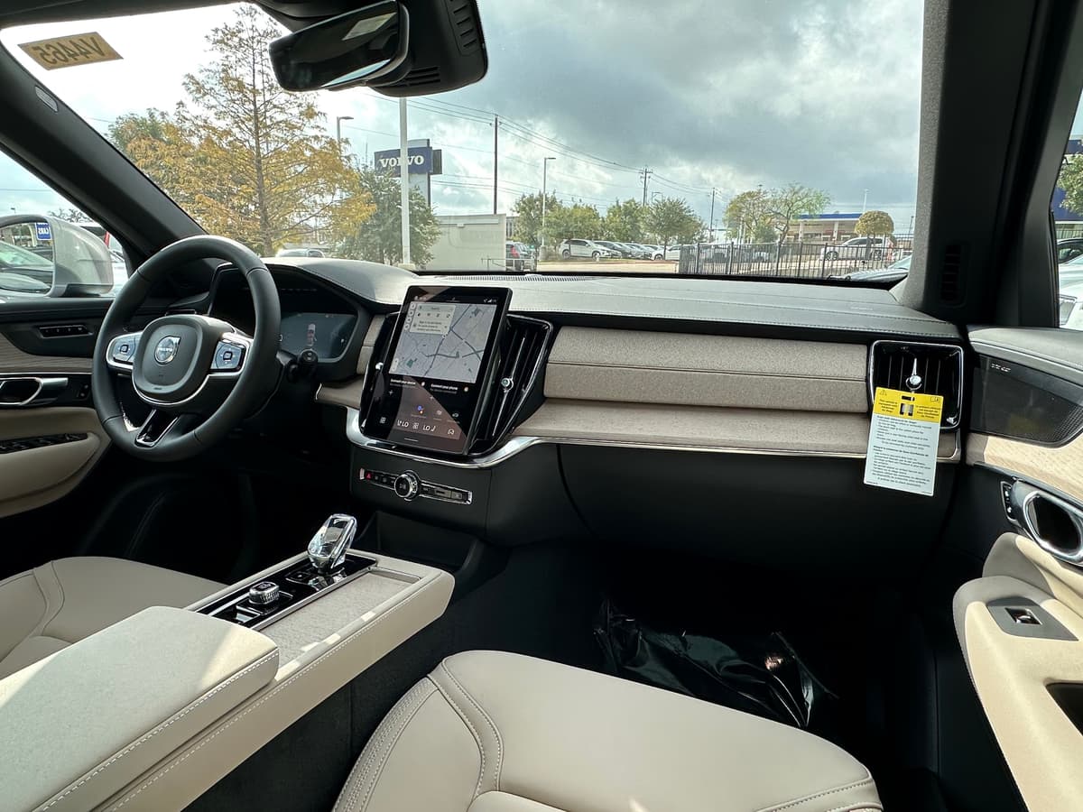 2026 Volvo XC90 - Image 11