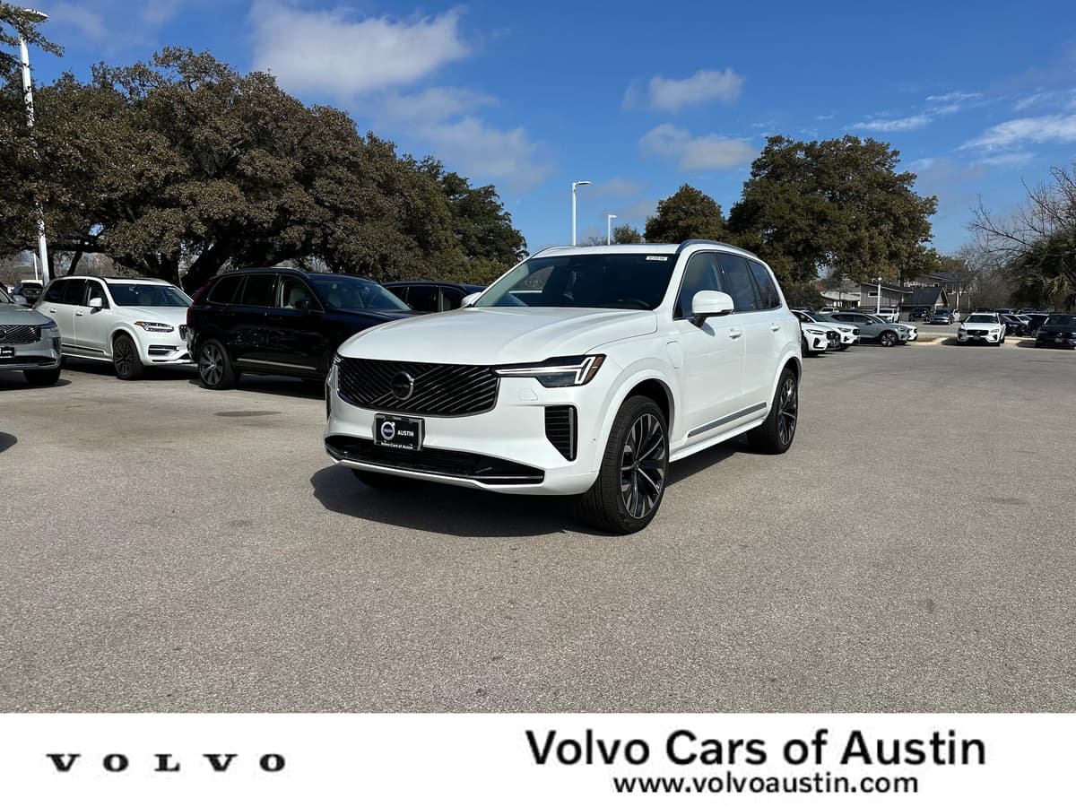 2025 Volvo XC90 plug-in hybrid - Image 1