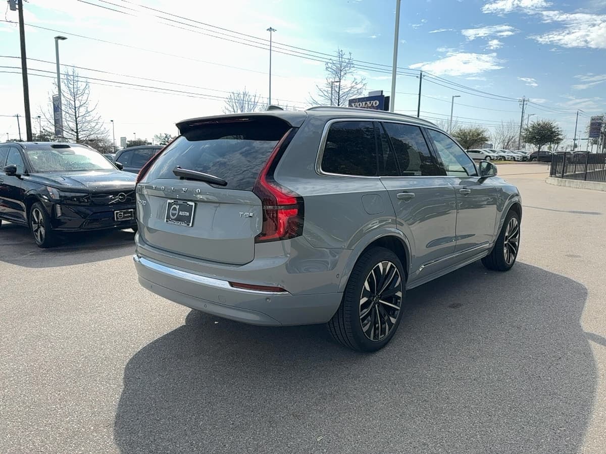 2026 Volvo XC90 plug-in hybrid - Image 5